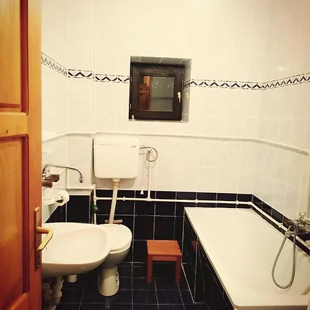 Kuca 1a, Kaluderske Bare, Tara Willa *